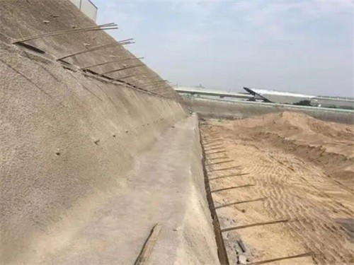 望城河道边坡加固